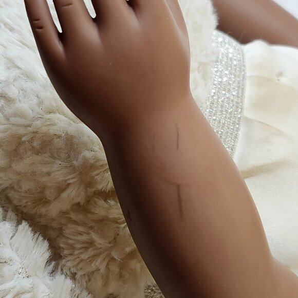 Holiday Lorena 18" Our Generation Doll - Picture 9 of 10